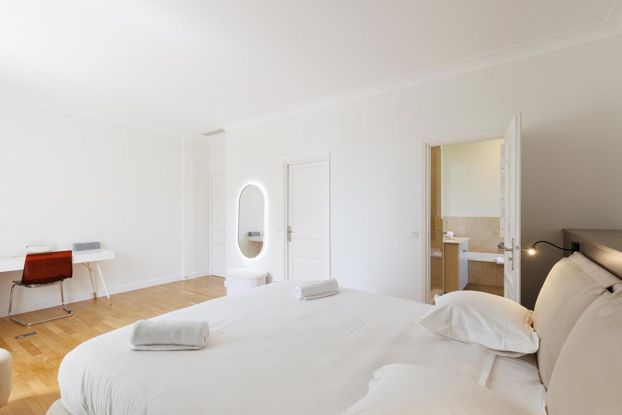 Villa Immogroom - Luxury With Swimming Pool In Center